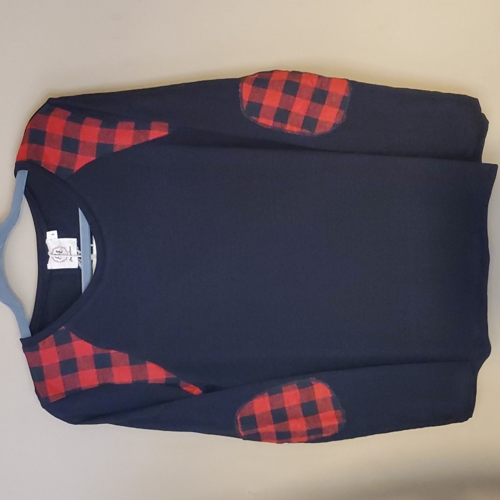 Grace & Emma Black And Buffalo Plaid Top Size S NWT'S